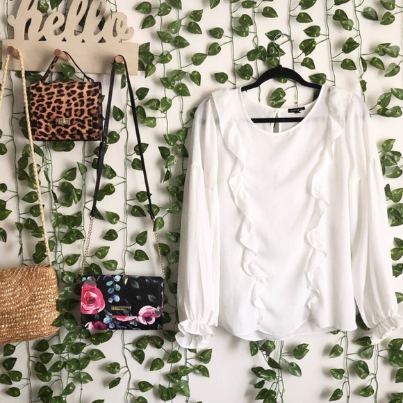 Sami & Jo Tops - ‼️MARKDOWN‼️ Sami & Jo White Ruffle Blouse EUC